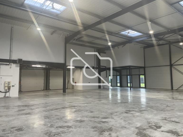 Entrepôt à louer à Ferrières-en-Brie - 2 827 m²