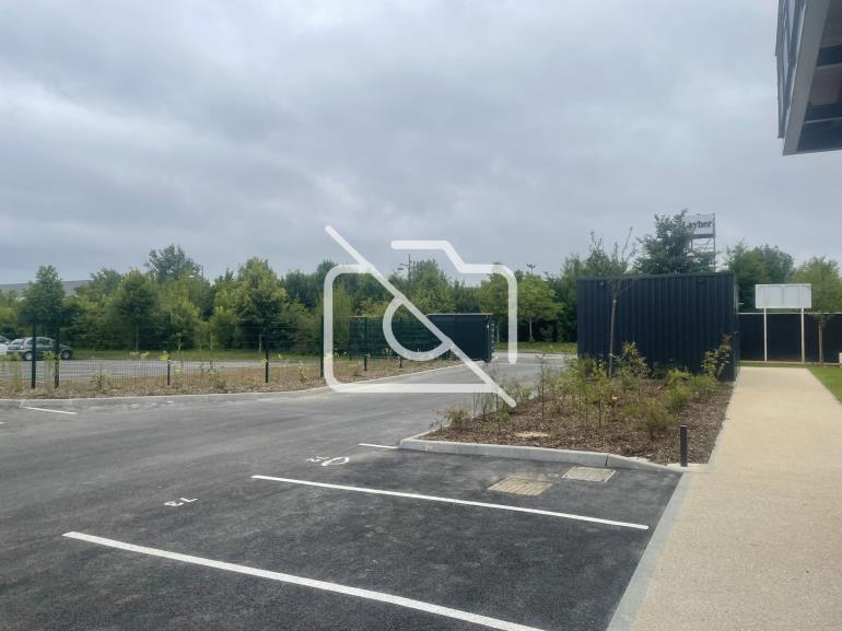 Entrepôt à louer à Ferrières-en-Brie - 2 827 m²