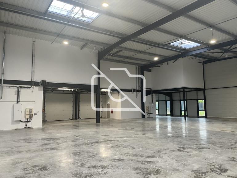 Entrepôt à louer à Ferrières-en-Brie - 2 827 m²