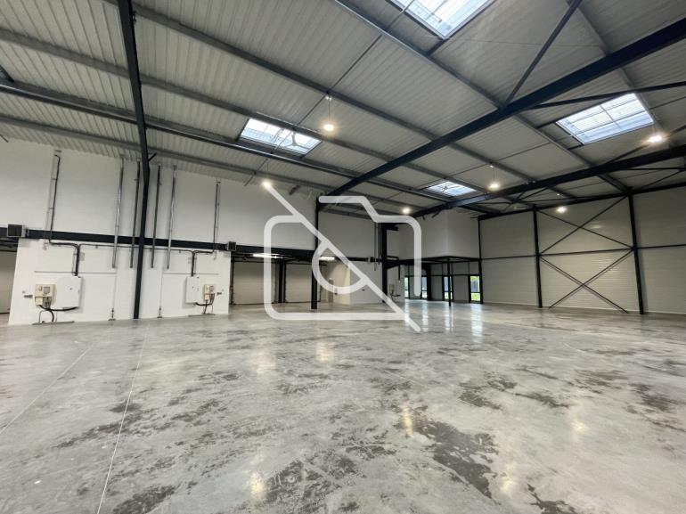 Entrepôt à louer à Ferrières-en-Brie - 2 827 m²