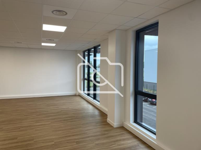 Entrepôt à louer à Ferrières-en-Brie - 2 827 m²