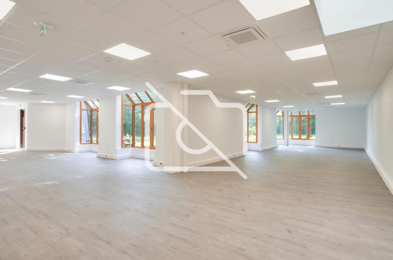 Entrepôt à louer à Croissy-Beaubourg - 1 459 m²
