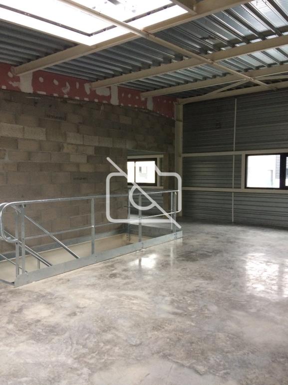 Entrepôt à louer à Valenton - 120 m²