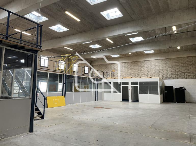 Entrepôt à louer à Vitry-sur-Seine - 720 m²
