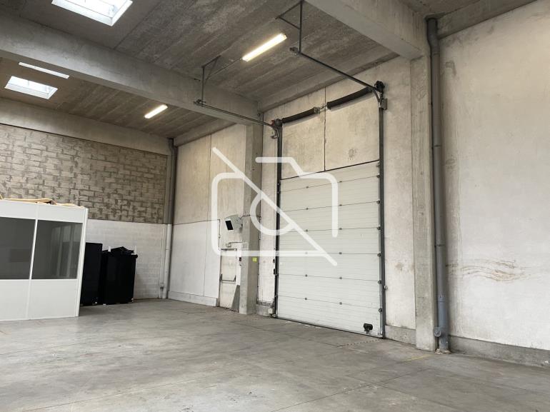 Entrepôt à louer à Vitry-sur-Seine - 720 m²
