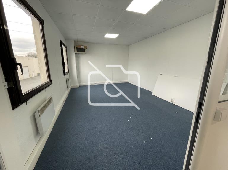 Entrepôt à louer à Vitry-sur-Seine - 720 m²