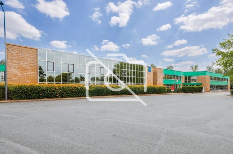 Entrepôt à louer à Saint Thibault des Vignes - 2 143 m²