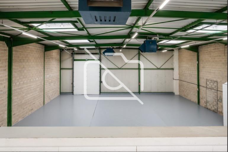 Entrepôt à louer à Saint Thibault des Vignes - 2 143 m²