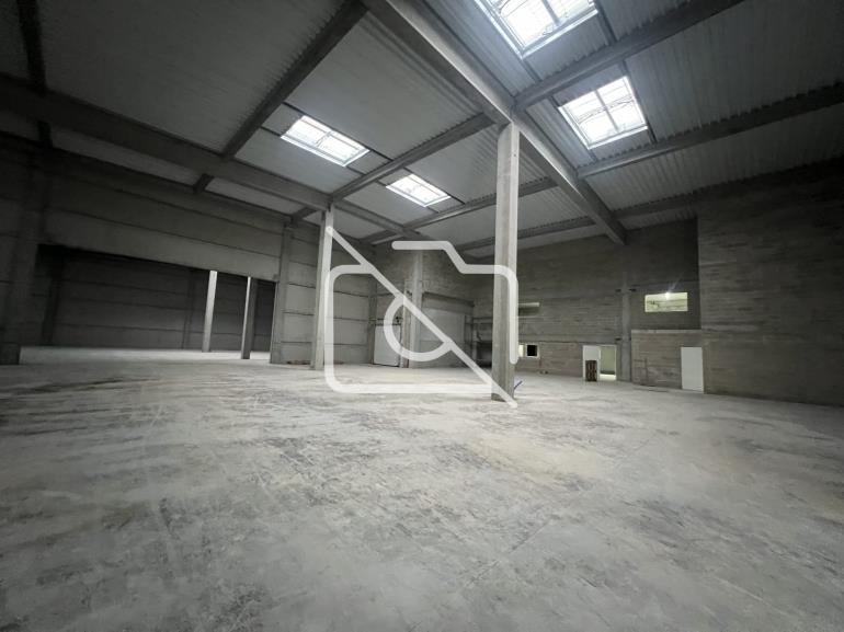 Entrepôt à louer à Moissy-Cramayel - 2 600 m²