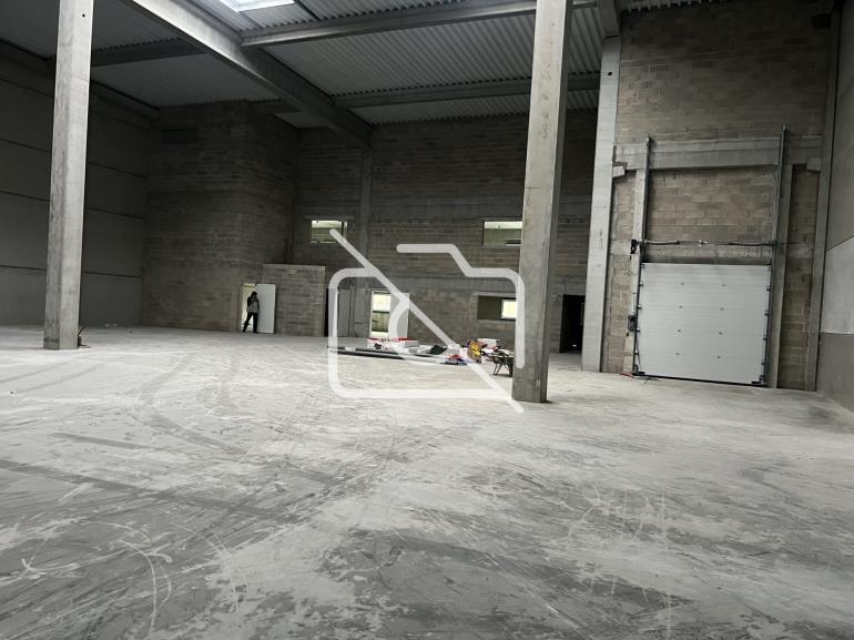 Entrepôt à louer à Moissy-Cramayel - 2 600 m²