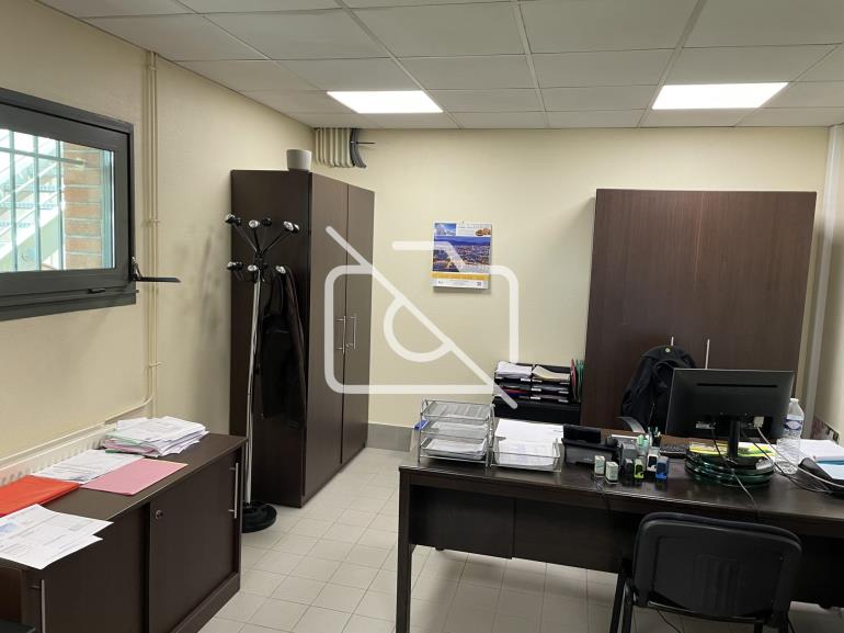 Entrepôt à louer à Gretz-Armainvilliers - 450 m²
