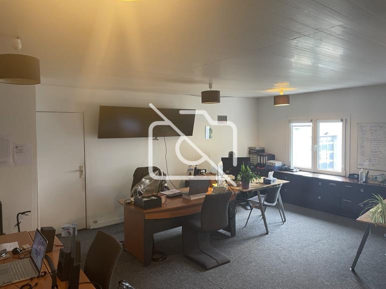 Entrepôt à vendre à Lagny-sur-Marne - 820 m²