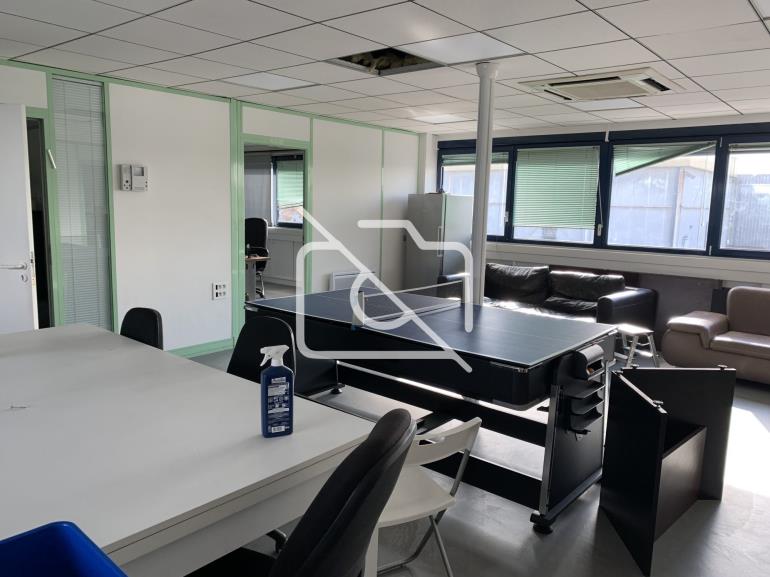 Entrepôt à vendre à Boissy-Saint-Léger - 1 078 m²