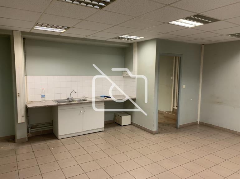 Entrepôt à vendre à Marcoussis - 1 200 m²