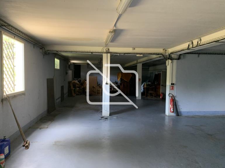 Entrepôt à vendre à Marcoussis - 1 200 m²