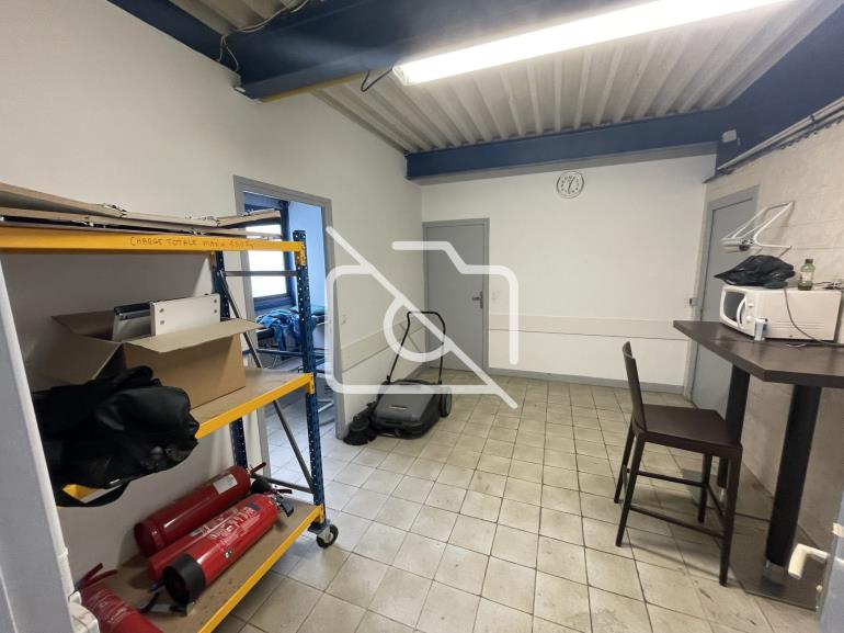 Entrepôt à louer à Chelles - 391 m²