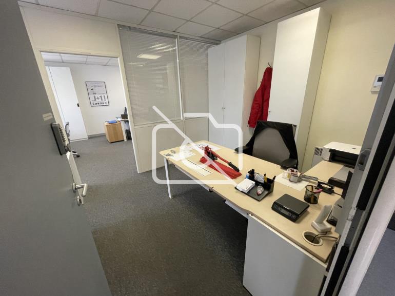 Entrepôt à louer à Chelles - 391 m²