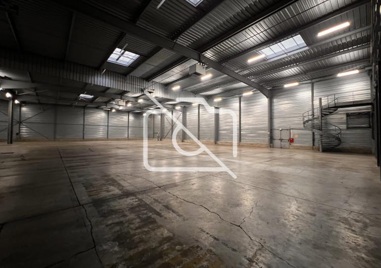 Entrepôt à louer à Villeparisis - 3 668 m²
