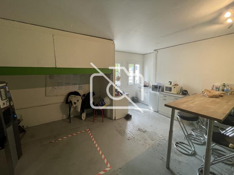 Entrepôt à louer à Lagny-sur-Marne - 1 000 m²