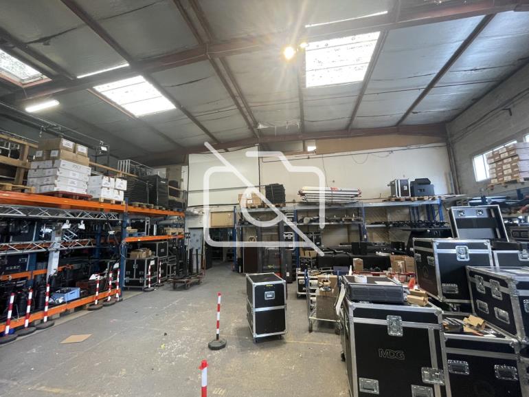 Entrepôt à louer à Lagny-sur-Marne - 1 000 m²