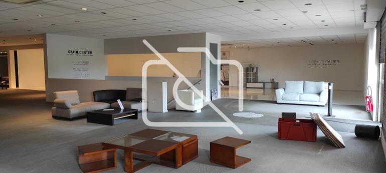 Local commercial à vendre à Ville-du-Bois - 1 300 m²
