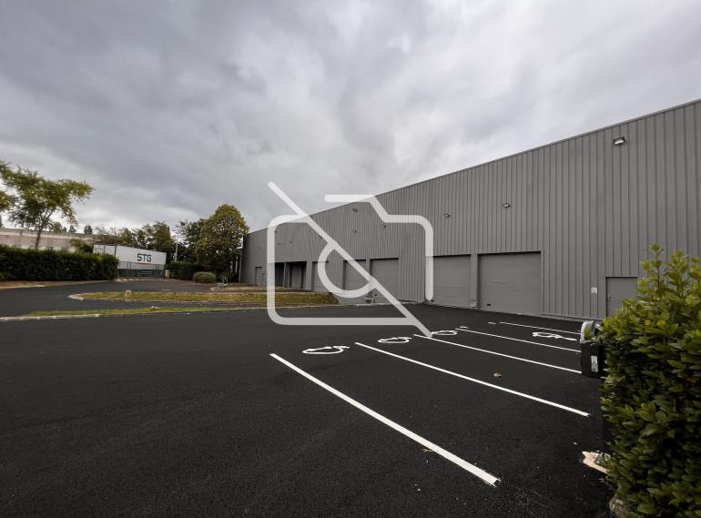 Entrepôt à louer à Lisses - 4 542 m²