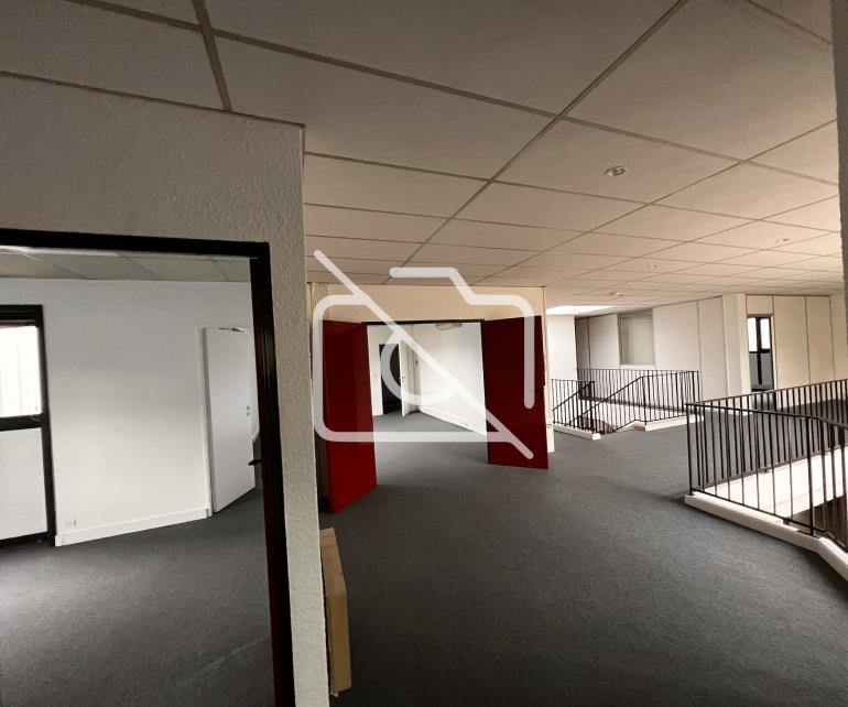 Entrepôt à louer à Lisses - 4 542 m²