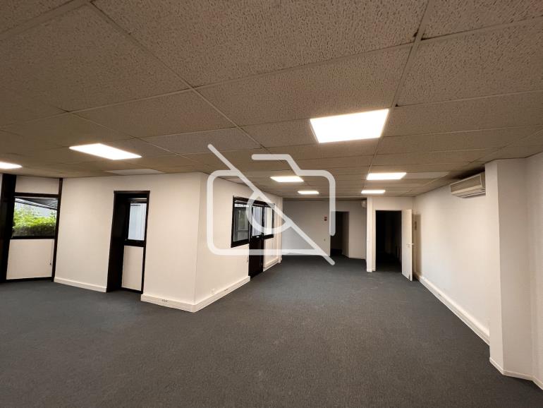 Entrepôt à louer à Lisses - 4 542 m²