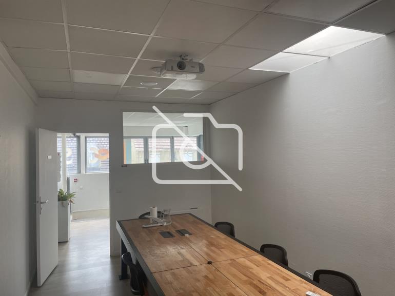 Entrepôt à vendre à Stains - 520 m²