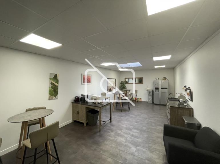 Entrepôt à vendre à Stains - 520 m²
