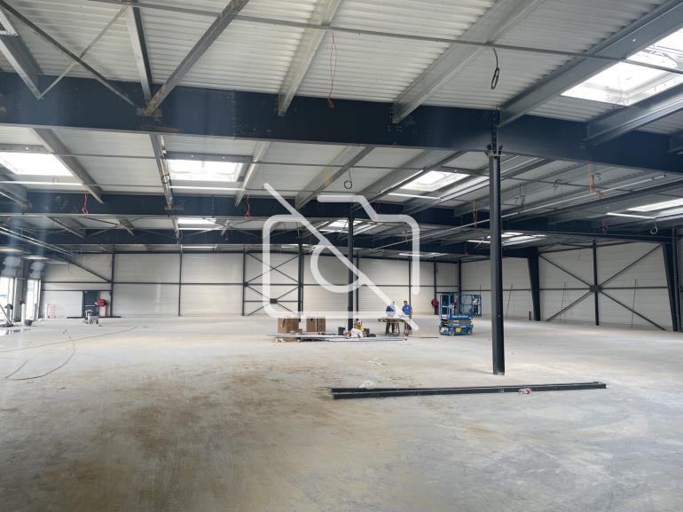 Entrepôt à louer à Bussy-Saint-Georges - 2 300 m²