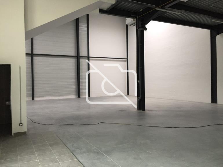 Entrepôt à louer à Vaires-sur-Marne - 409 m²