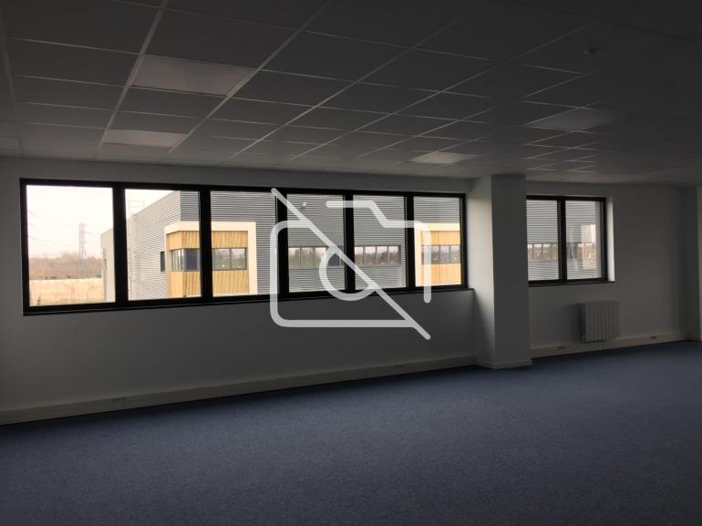 Entrepôt à louer à Vaires-sur-Marne - 409 m²