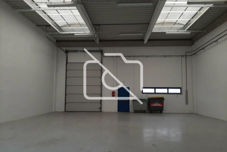 Entrepôt à louer à Lieusaint - 712 m²