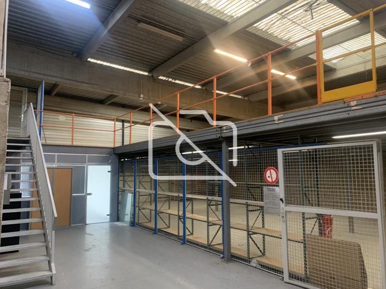 Entrepôt à louer à Bourget - 650 m²