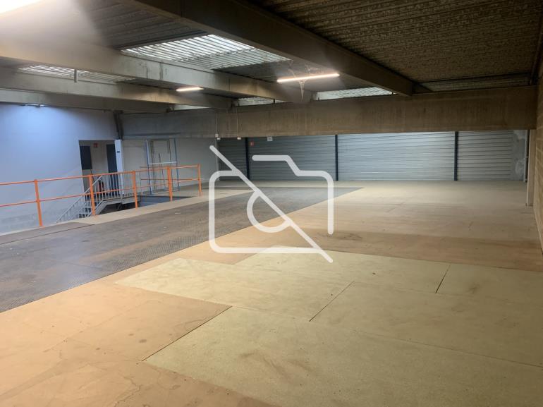 Entrepôt à louer à Bourget - 650 m²