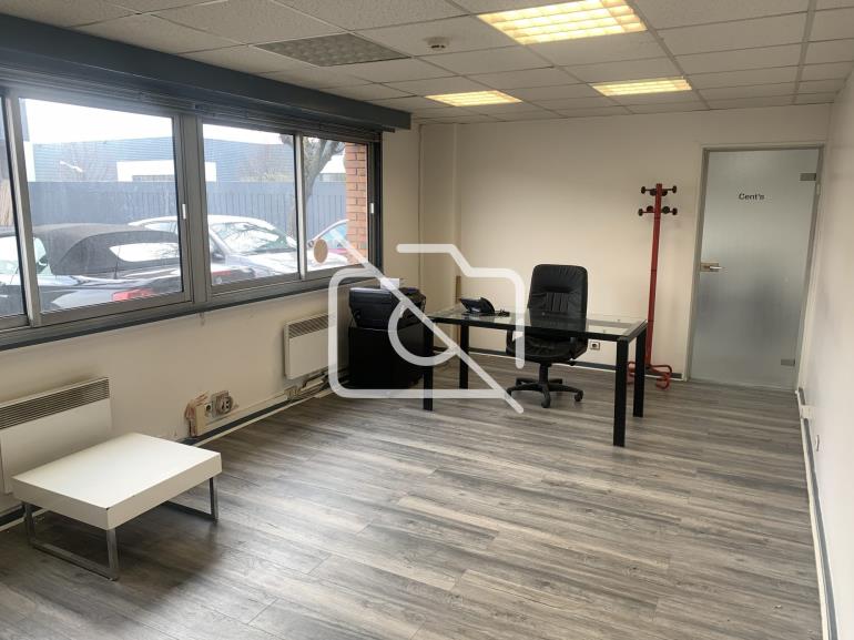Entrepôt à louer à Bourget - 650 m²