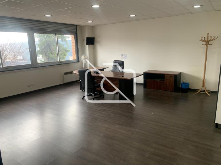 Entrepôt à louer à Bourget - 650 m²