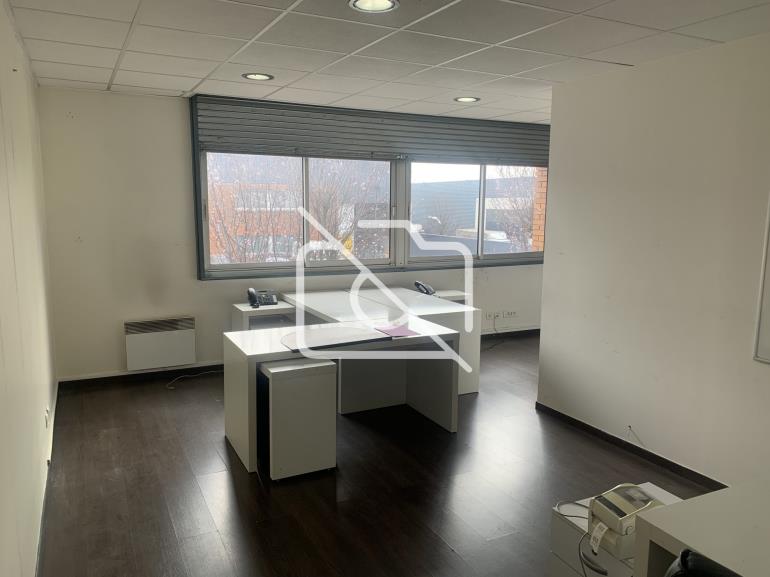 Entrepôt à louer à Bourget - 650 m²
