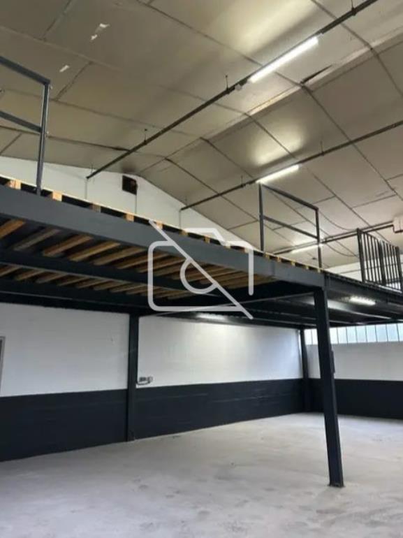 Entrepôt à louer à Le Pin - 834 m²