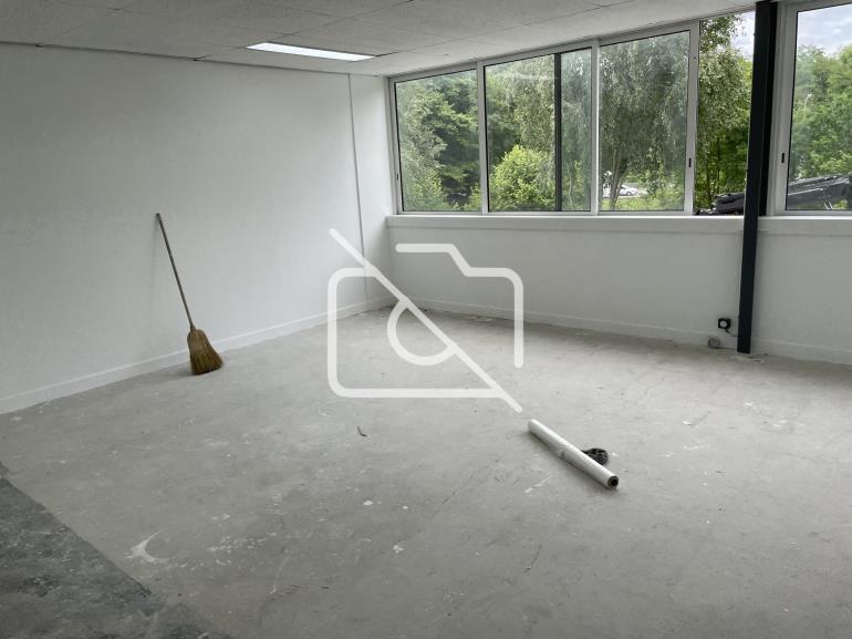 Entrepôt à louer à Noisy-le-Grand - 2 150 m²