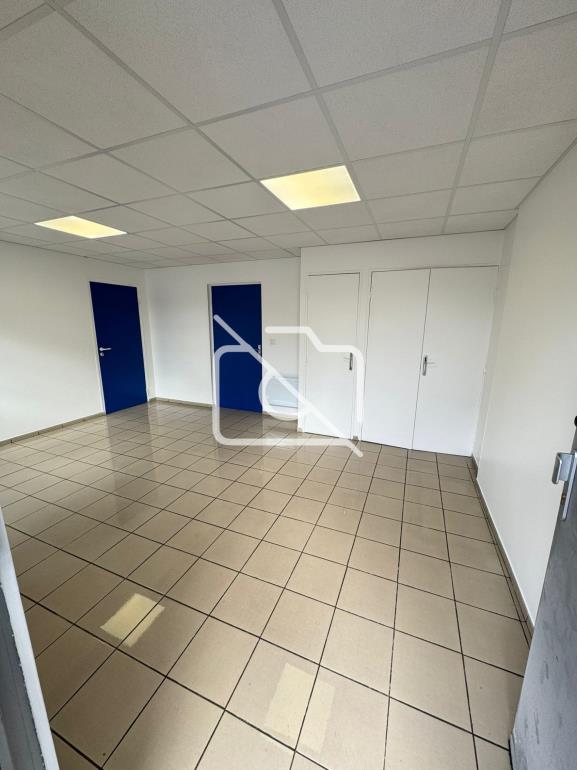 Entrepôt à louer à Orly - 376 m²