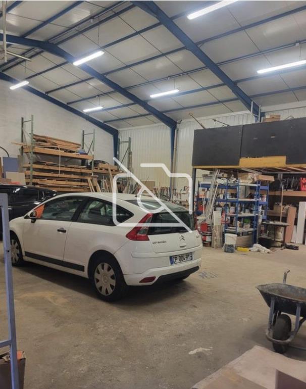 Entrepôt à louer à Épinay-sous-Sénart - 320 m²