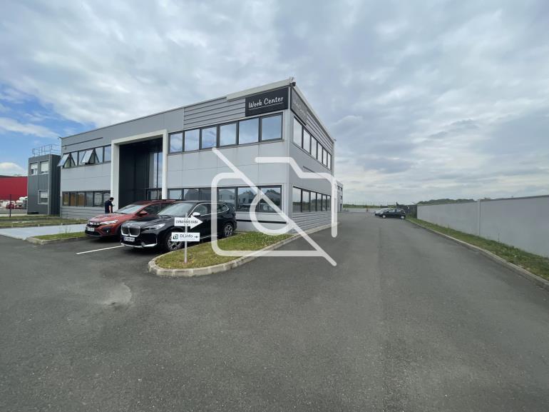 Entrepôt à louer à Égly - 432 m²