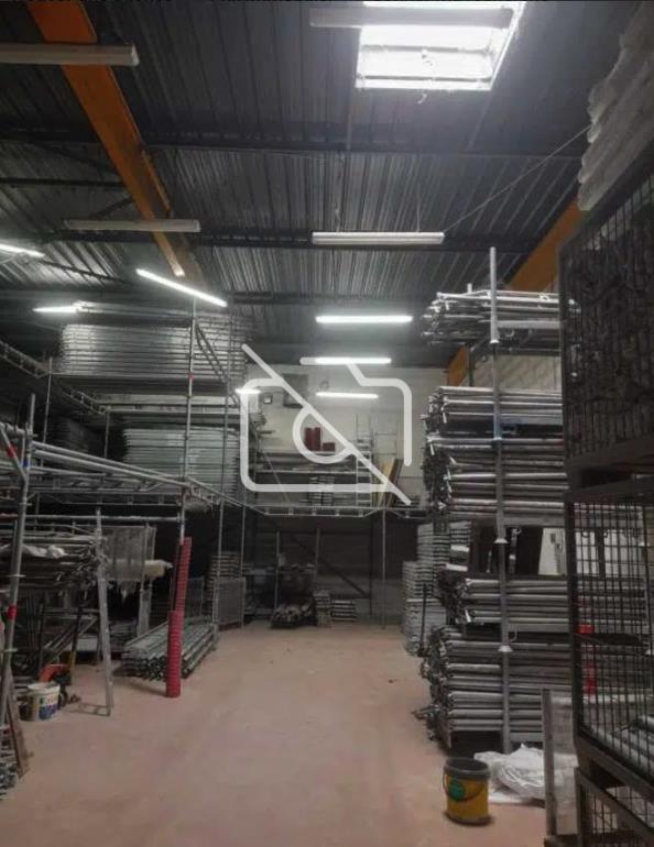 Entrepôt à louer à Bobigny - 350 m²