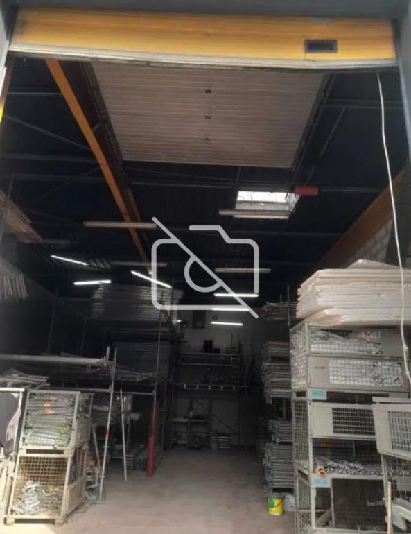 Entrepôt à louer à Bobigny - 350 m²