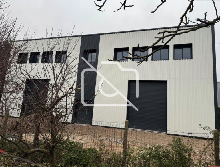 Entrepôt à louer à Brie-Comte-Robert - 360 m²