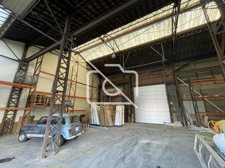 Entrepôt à vendre à Chevry-Cossigny - 400 m²