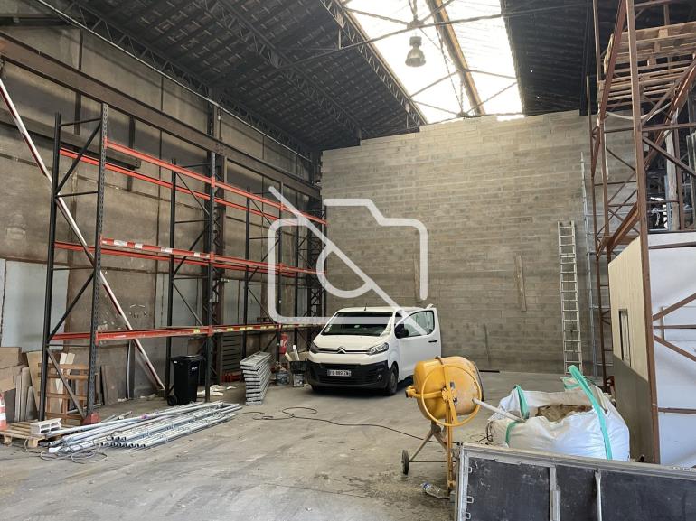 Entrepôt à vendre à Chevry-Cossigny - 400 m²