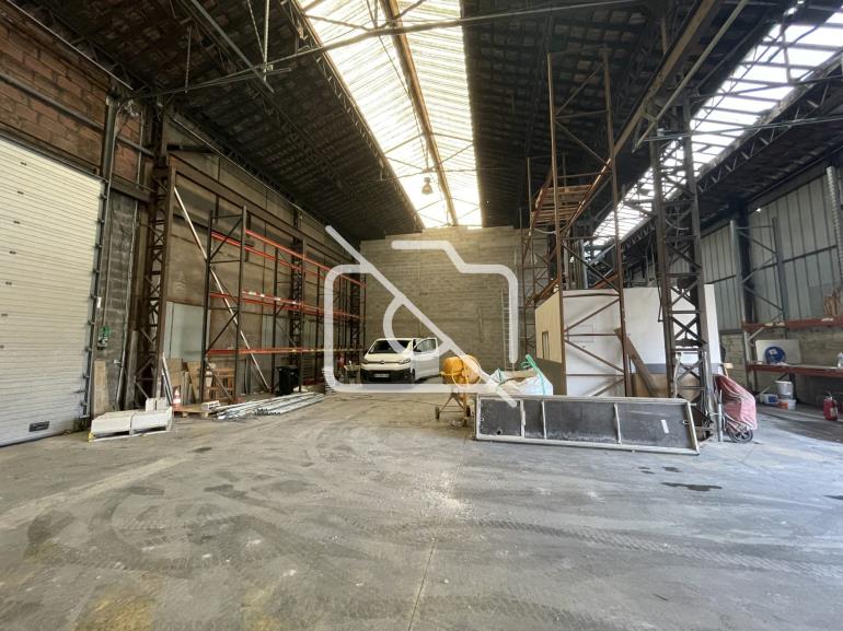 Entrepôt à vendre à Chevry-Cossigny - 400 m²